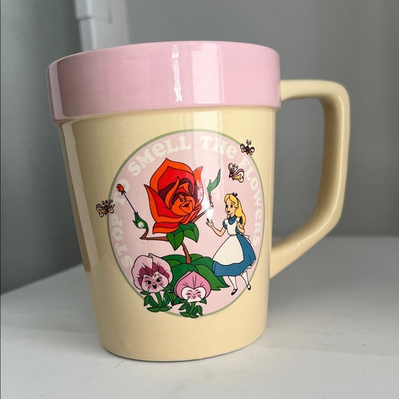 Disney Alice in Wonderland Mug - Picture 3 of 5